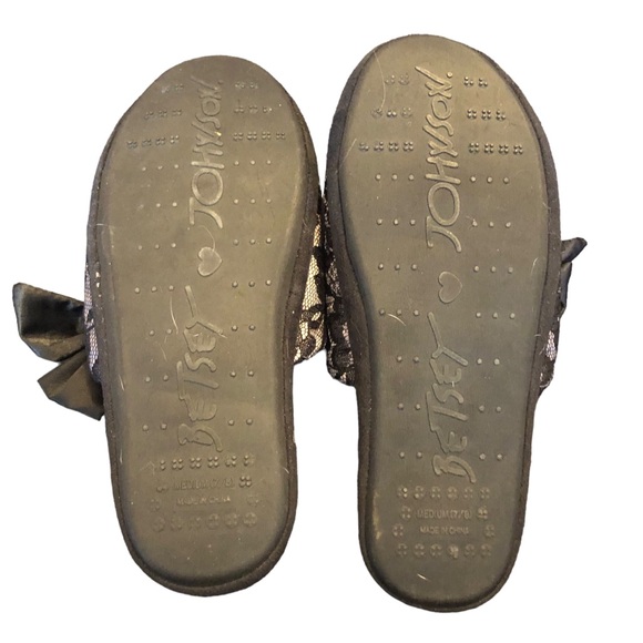 Betsey Johnson Black Lace Slippers size 7/8 - Picture 2 of 7